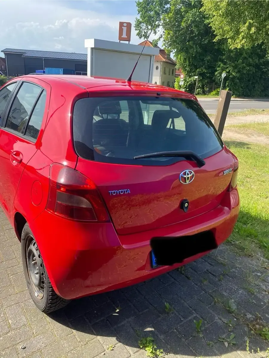 Gebraucht Toyota Yaris 90 PS (66 kW) 2007 Rot Kleinwagen