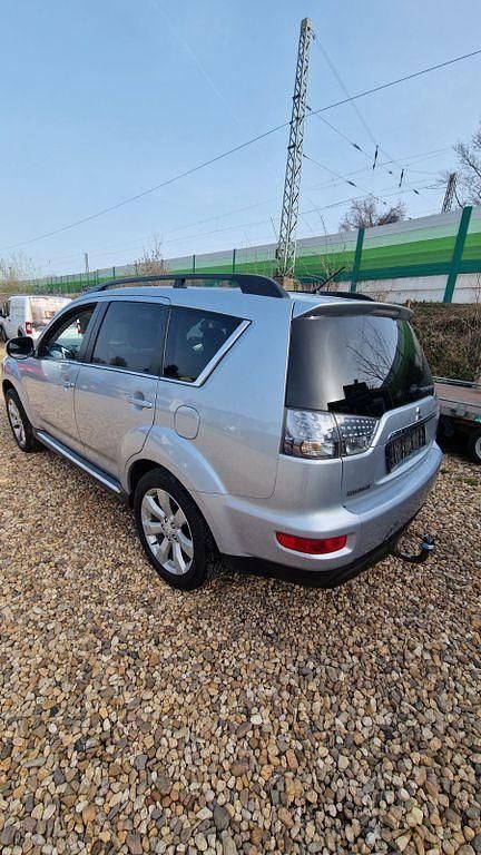 Gebraucht Mitsubishi Outlander Invite 156 PS (114 kW) 2012 Silber SUV