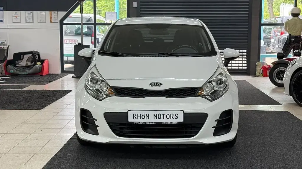 Gebraucht Kia Rio 84 PS (61 kW) 2017 Weiß Limousine