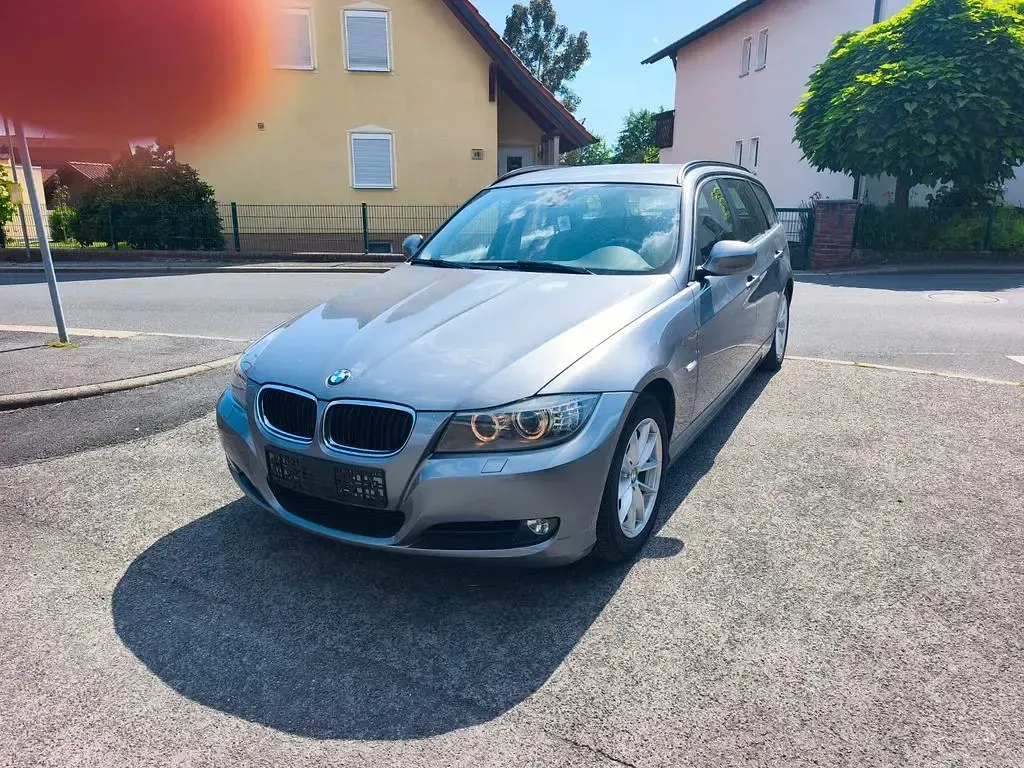 Gebraucht BMW 320 Lifestyle 184 PS (135 kW) 2011 Silber Kombi