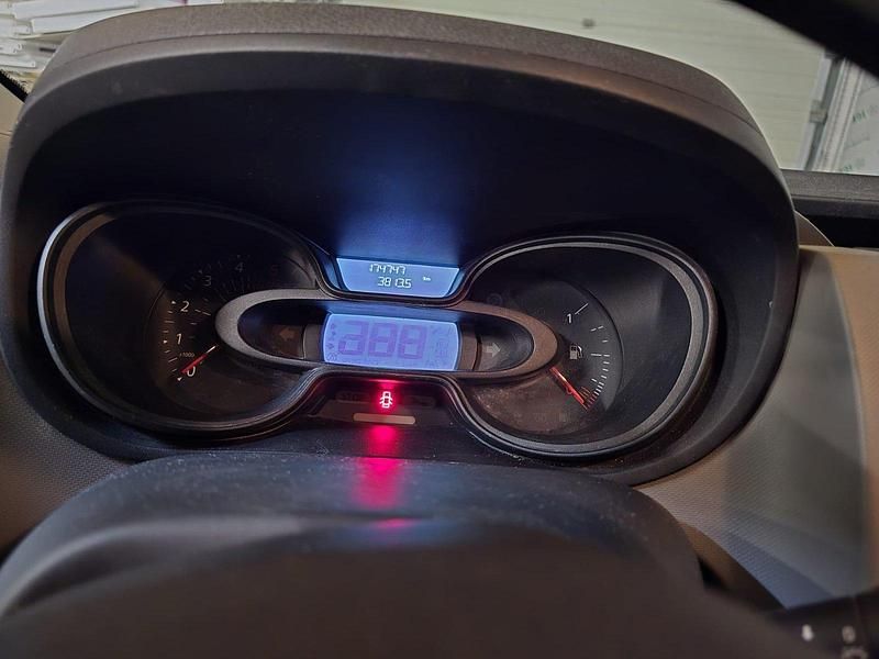 Weiß Gebraucht 2018 Renault Trafic Van | 10.990 € - Bild 1/4