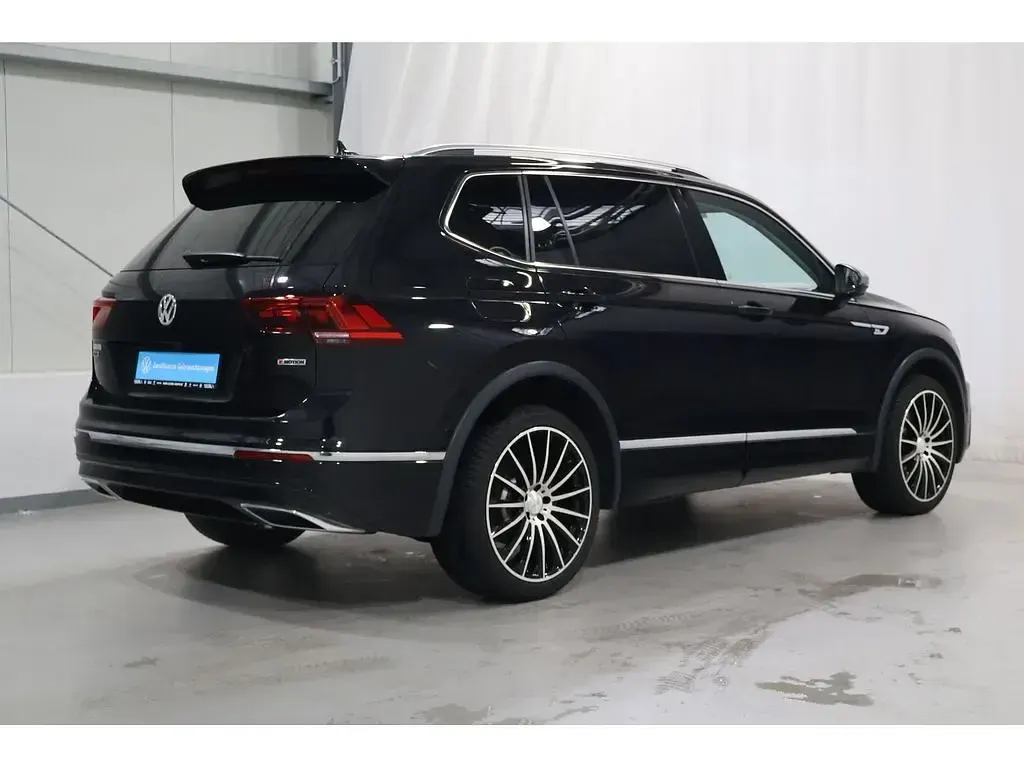 Gebraucht VW Tiguan Allspace Highline 245 PS (180 kW) 2022 Schwarz SUV