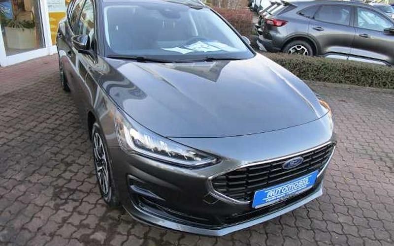 Neu Ford Focus Titanium 155 PS (114 kW) 2025 Grau Kombi