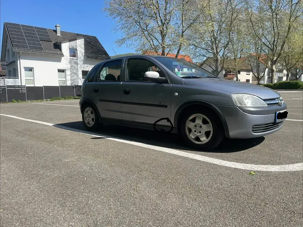 Używany Opel Corsa Njoy 75 KM (55 kW) 2003 Szary Hatchback