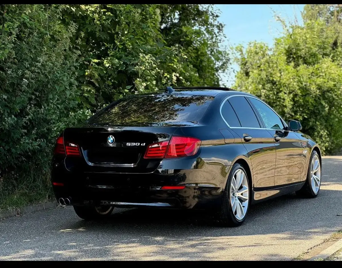Gebraucht BMW 530 258 PS (189 kW) 2012 Schwarz Limousine