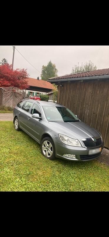 Gebraucht Skoda Octavia Active 105 PS (77 kW) 2012 Grau Kombi