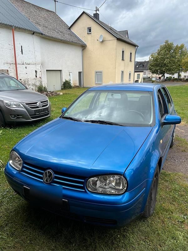 Blau Gebraucht 1999 VW Golf IV Kleinwagen | 2.799 € (Teuer) - Bild 1/4