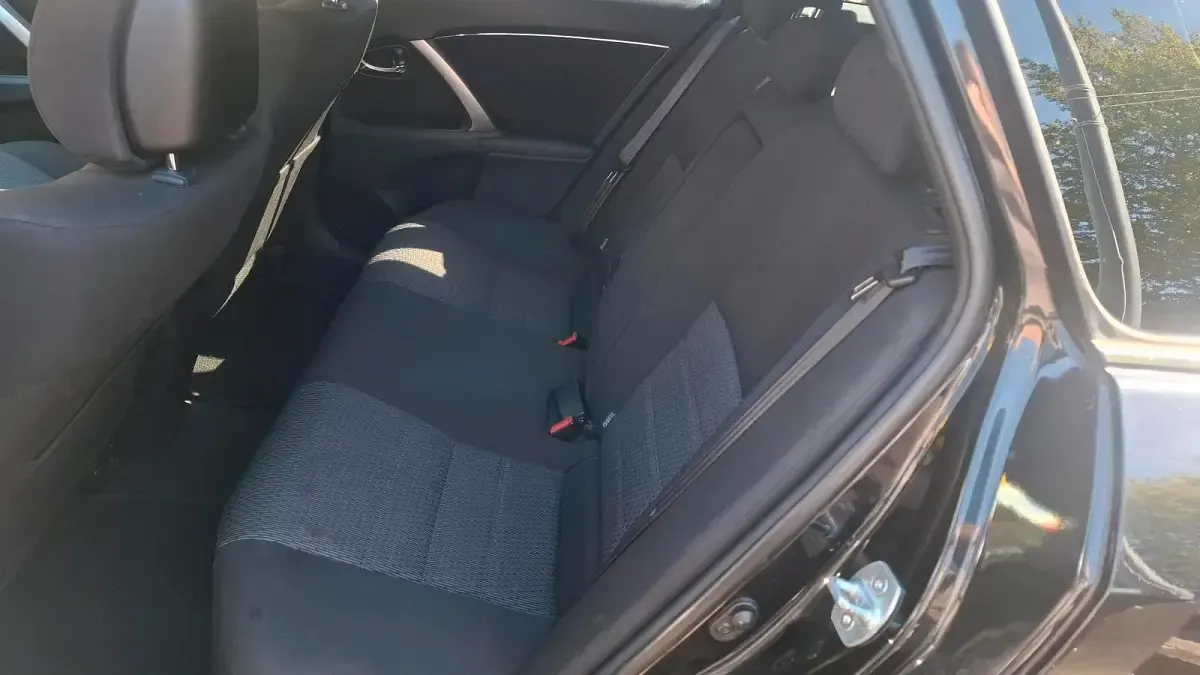 Gebraucht Toyota Avensis T2 124 PS (91 kW) 2013 Schwarz Kombi