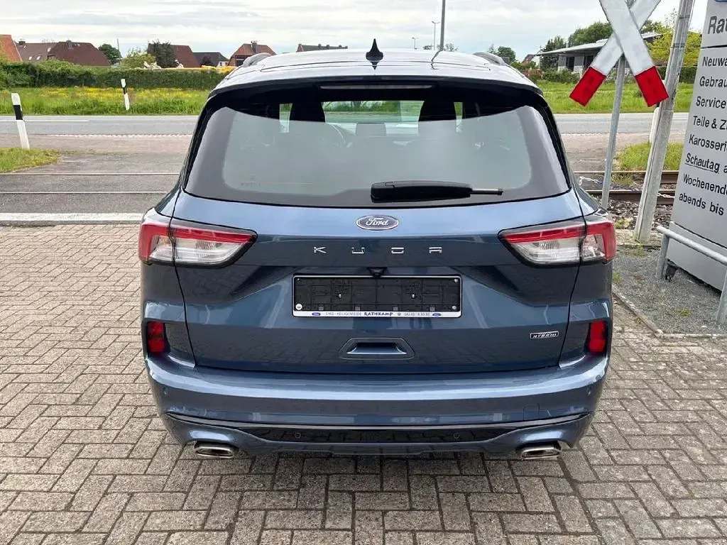 Gebraucht Ford Kuga ST-Line 152 PS (111 kW) 2024 Chromablau metallic SUV