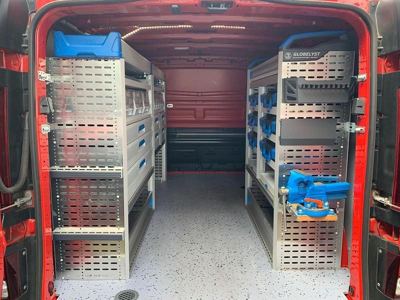 Rot Gebraucht 2018 Opel Vivaro Van | 16.999 € (Guter Preis) - Bild 1/4