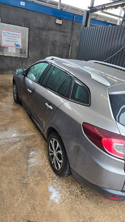 Gebraucht Renault Mégane Dynamique 131 PS (96 kW) 2010 Grau Limousine