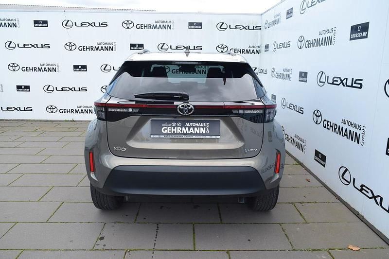 Gebraucht Toyota Yaris Cross Style 131 PS (96 kW) 2024 Braun SUV