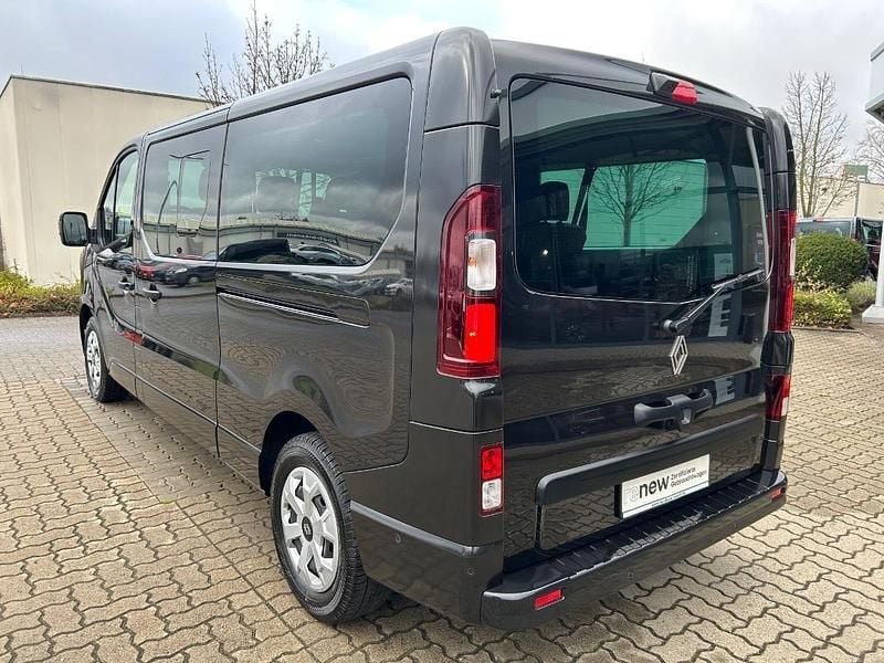 Gebraucht Renault Trafic Evolution 150 PS (110 kW) 2024 Midnightblackmetallic (schwarz) Van / Kleinbus