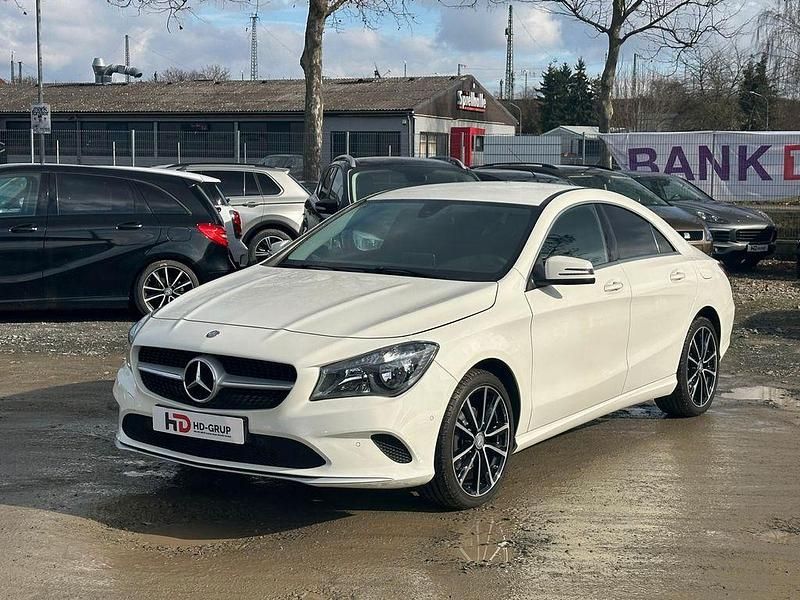 Gebraucht Mercedes CLA180 122 PS (89 kW) 2017 Weiß Limousine