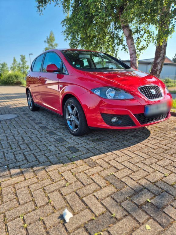 Rot Gebraucht 2015 Seat Altea Sun Van / Kleinbus | 8.500 € (Teuer) - Bild 1/4