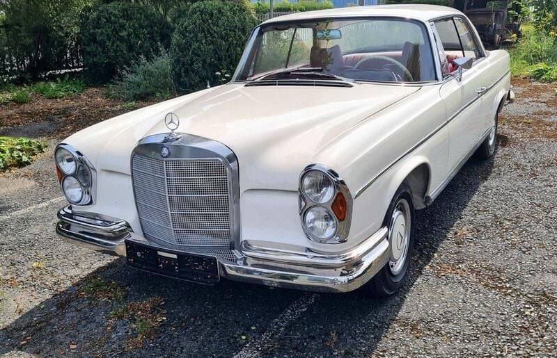 Andere außenfarben Gebraucht 1965 Mercedes W111 Coupé | 48.000 € - Bild 1/4
