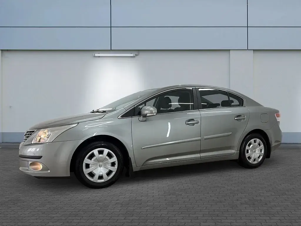 Gebraucht Toyota Avensis Sol 147 PS (108 kW) 2011 Silber Limousine