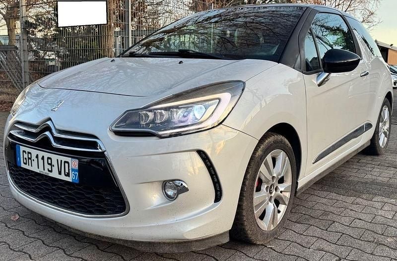 Weiß Gebraucht 2015 Citroën DS3 So Chic Kleinwagen | 4.300 € (Fairer Preis) - Bild 1/4