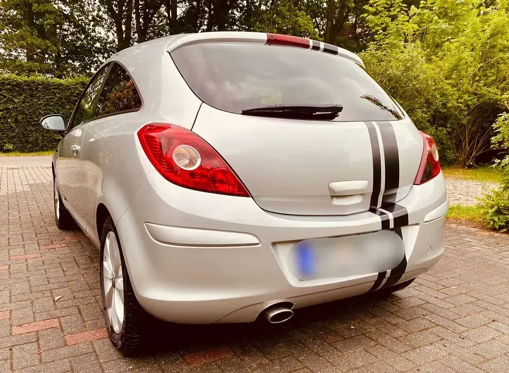 Gebraucht Opel Corsa 69 PS (50 kW) 2012 Silber Kleinwagen