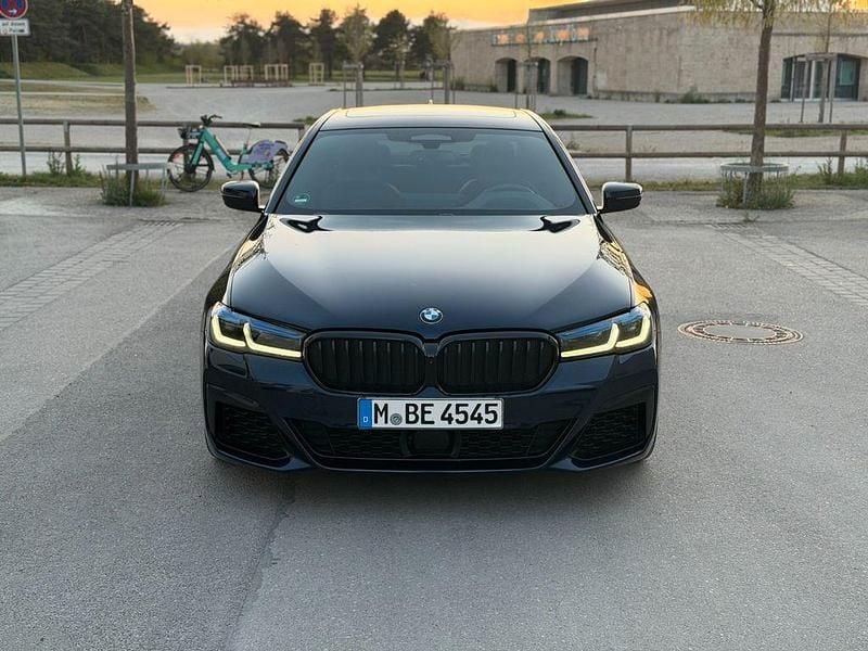 Używany BMW M550 Performance 530 KM (389 kW) 2021 Niebieski Sedan/Limuzyna