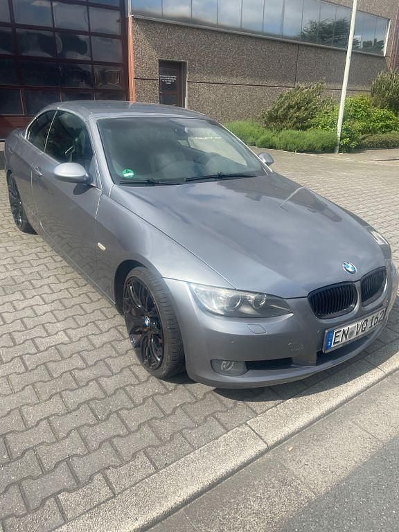 Grau Gebraucht 2008 BMW 320 Cabriolet Sport Line Cabrio | 6.100 € (Guter Preis) - Bild 1/4