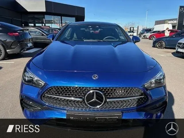 Gebraucht Mercedes CLE300 AMG 313 PS (230 kW) 2025 Metalliclack spektralblau Coupé