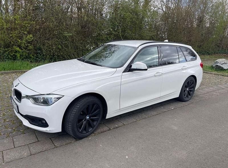 Gebraucht BMW 330 Performance 258 PS (189 kW) 2015 Weiß Kombi