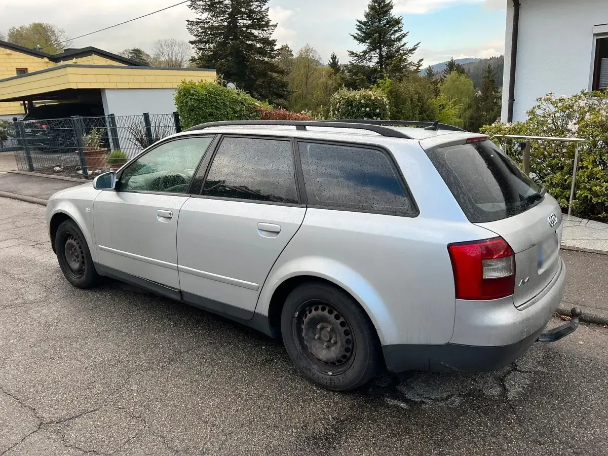 Gebraucht Audi A4 131 PS (96 kW) 2002 Silber Kombi