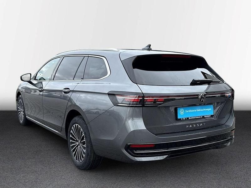 Gebraucht VW Passat Elegance 150 PS (110 kW) 2025 Grau Kombi