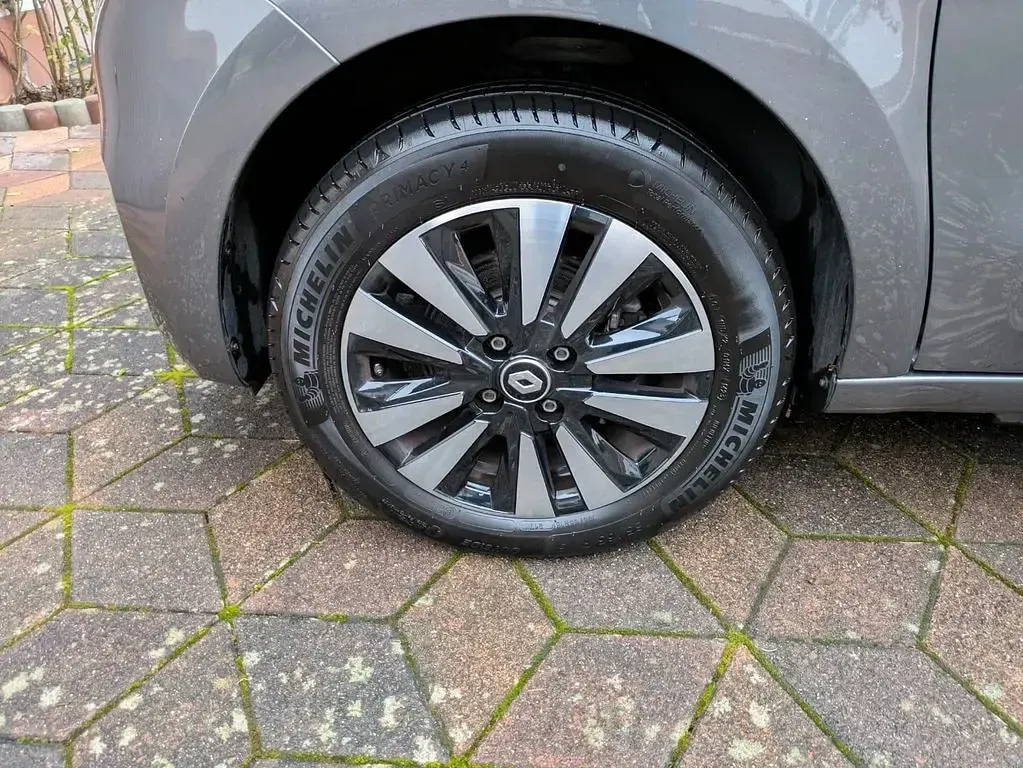 Gebraucht Renault Twingo Techno 60 kW (82 PS) 2023 Grau Kleinwagen