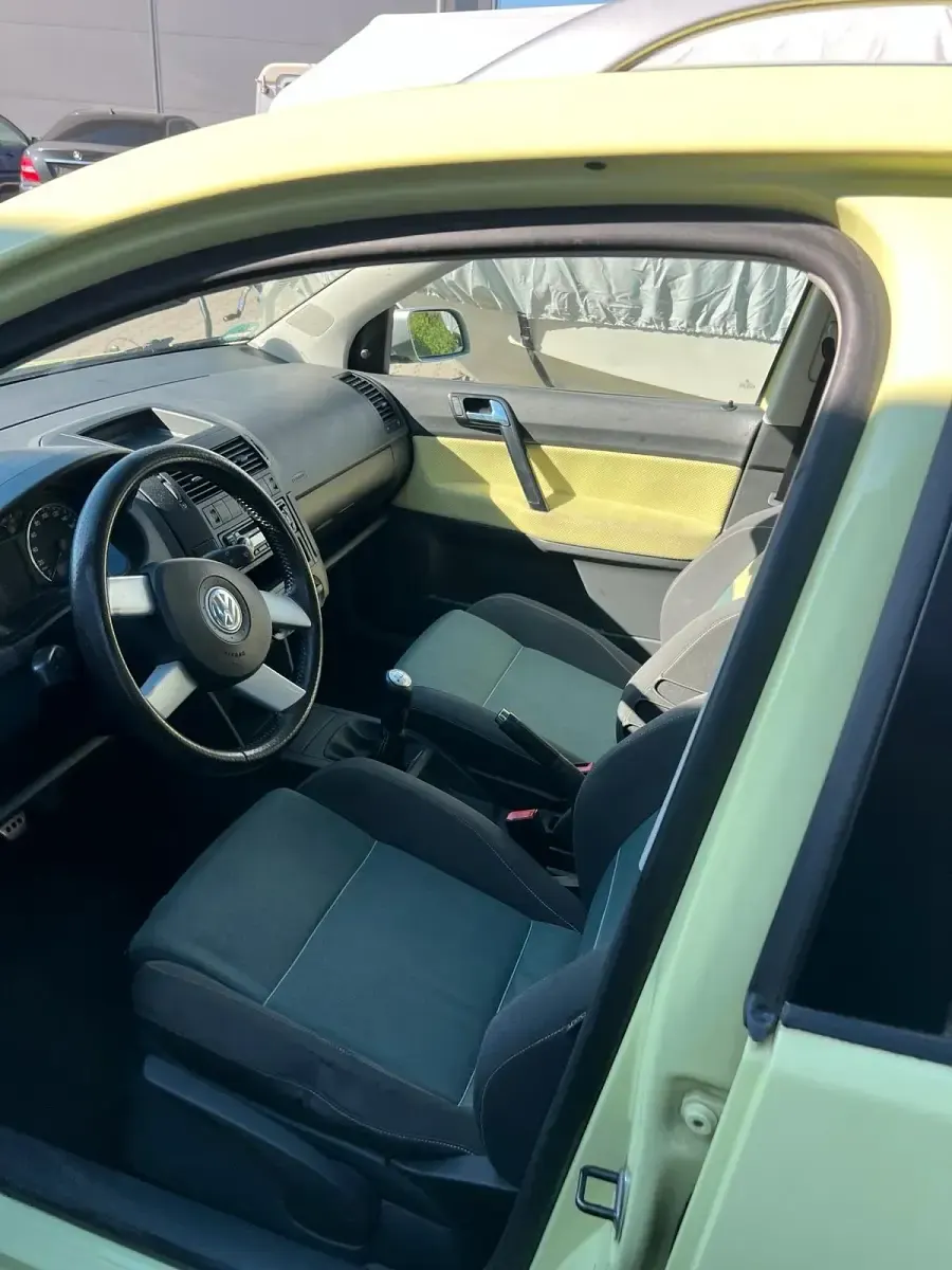 Gebraucht VW Polo 90 PS (66 kW) 2004 Gelb Kleinwagen