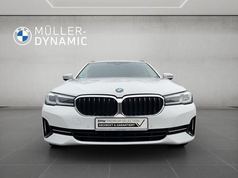 Gebraucht BMW 530e Efficient Dynamics 292 PS (214 kW) 2022 Weiß Kombi