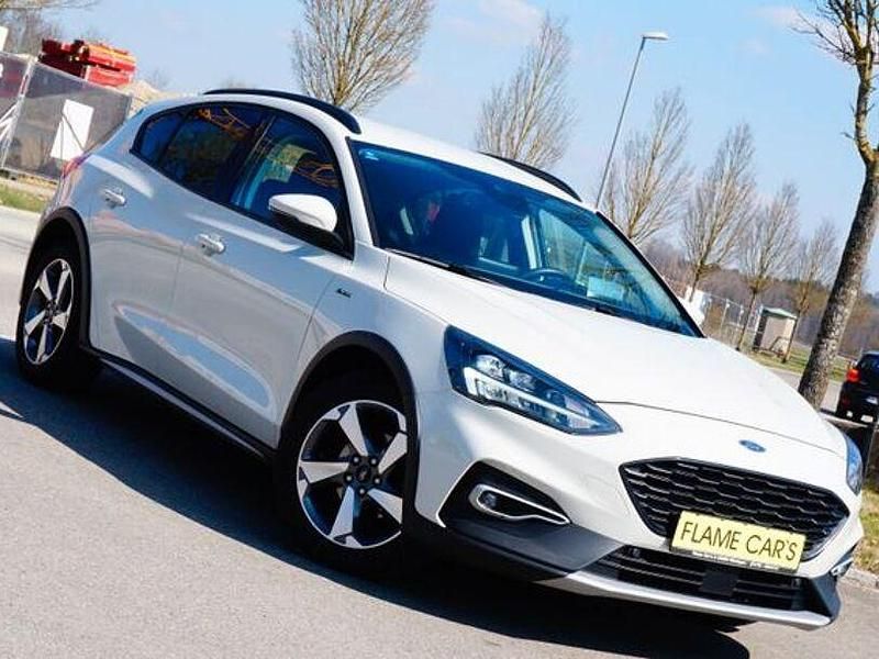 Gebraucht Ford Focus Active X 120 PS (88 kW) 2020 Weiß Limousine