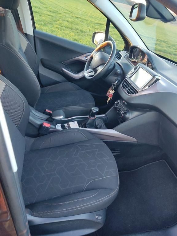 Gebraucht Peugeot 2008 Active 120 PS (88 kW) 2015 Braun SUV