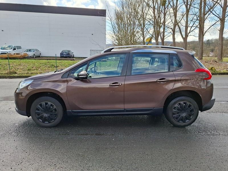 Gebraucht Peugeot 2008 Active 120 PS (88 kW) 2014 Braun SUV