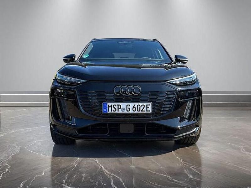 Gebraucht Audi Q6 e-tron Performance 225 kW (306 PS) 2025 Mythosschwarz metallic SUV
