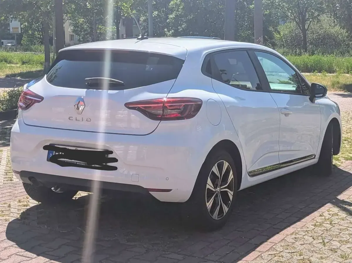 Gebraucht Renault Clio SE 67 PS (49 kW) 2023 Weiß Kleinwagen