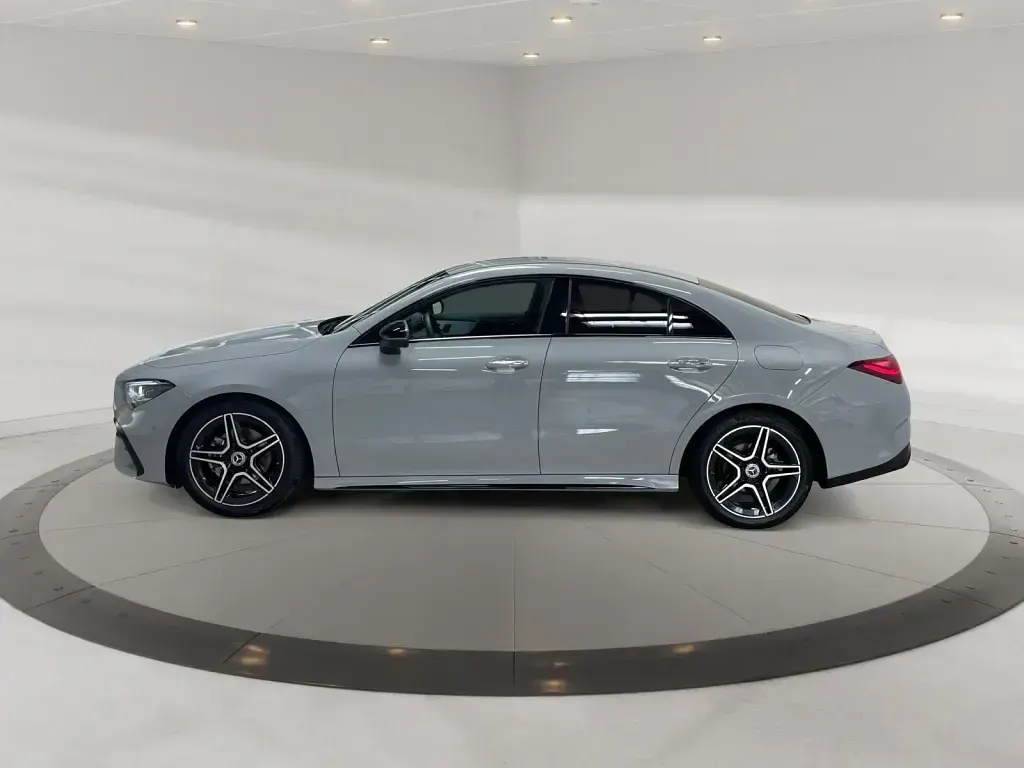Gebraucht Mercedes CLA180 AMG 136 PS (100 kW) 2025 Manufaktur lack manufaktur alpingrau uni Coupé