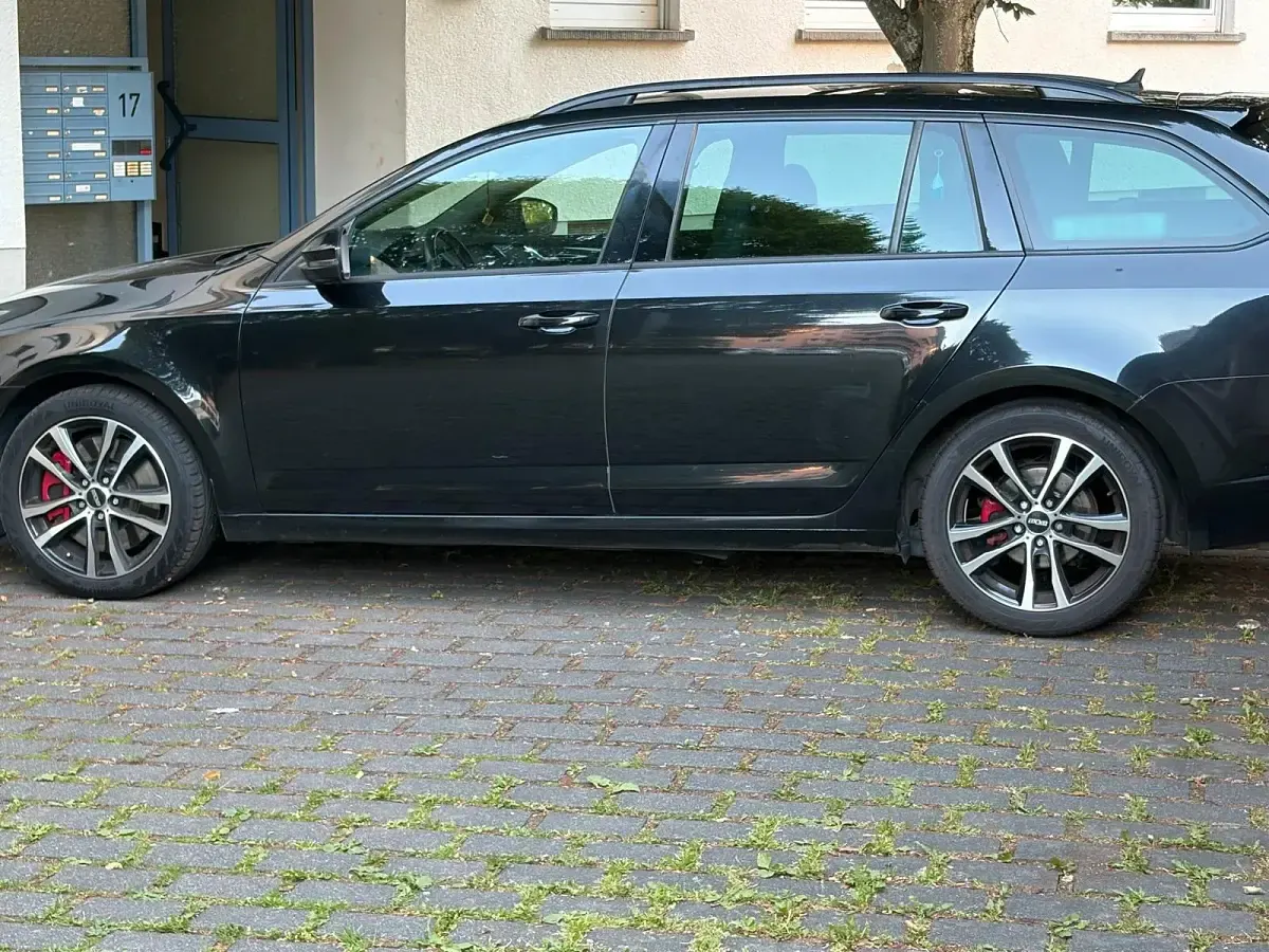 Gebraucht Skoda Octavia vRS 184 PS (135 kW) 2015 Schwarz Kombi