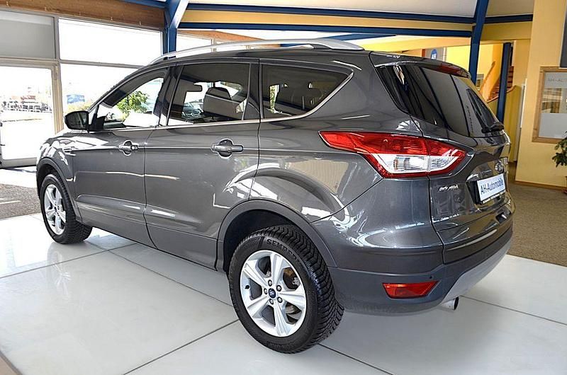 Gebraucht Ford Kuga Titanium 182 PS (133 kW) 2016 Grau SUV
