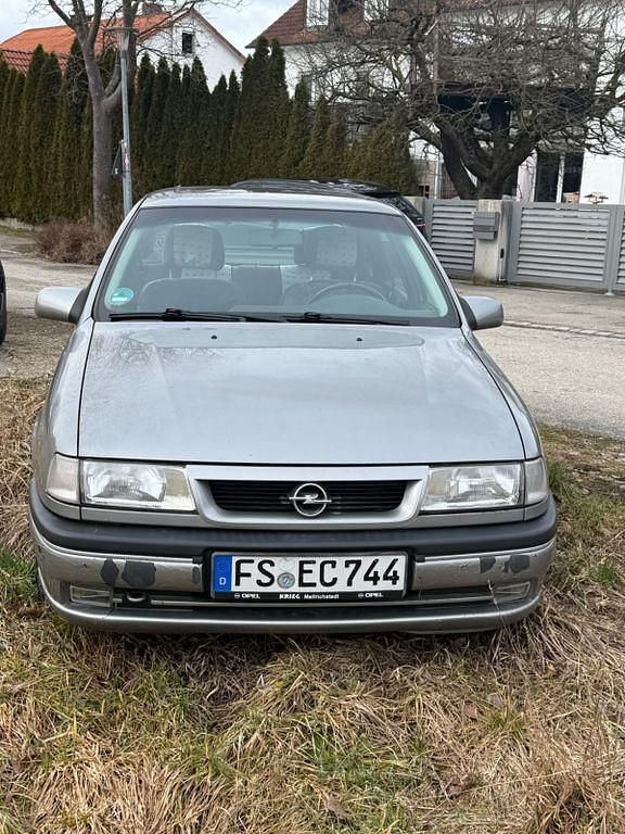 Gebraucht Opel Vectra 116 PS (85 kW) 1995 Gold Limousine
