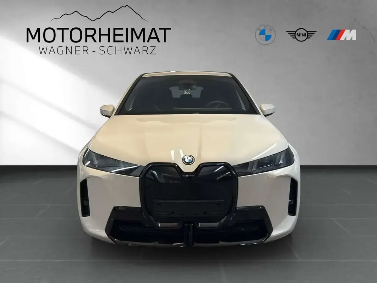 Neu BMW iX M Sport 300 kW (408 PS) 2025 Dune grey SUV