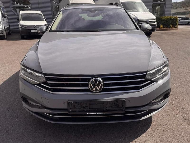 Gebraucht VW Passat Business 150 PS (110 kW) 2023 Grau Kombi