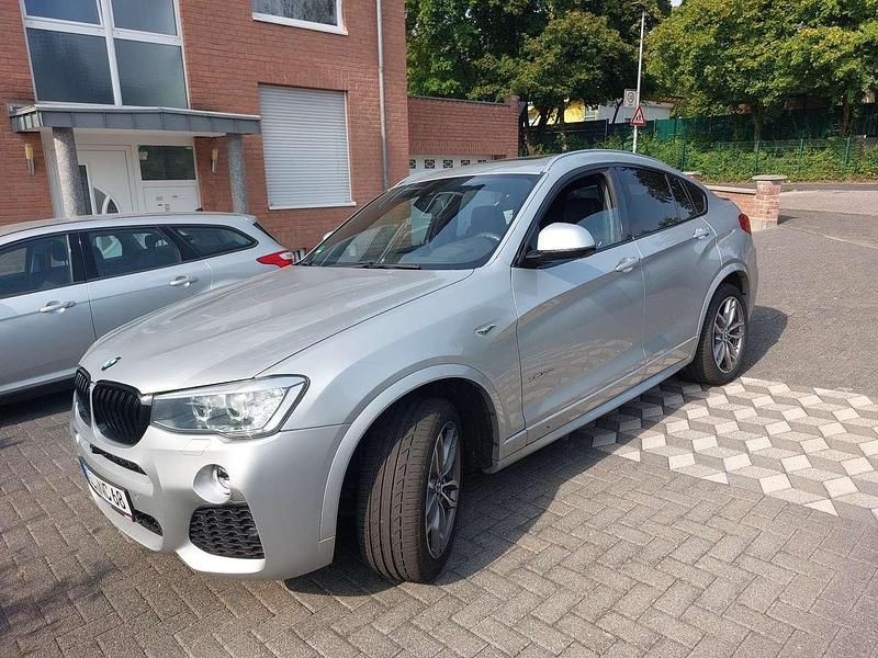 Grau Gebraucht 2017 BMW X4 M Sport SUV | 27.900 € (Teuer) - Bild 1/4