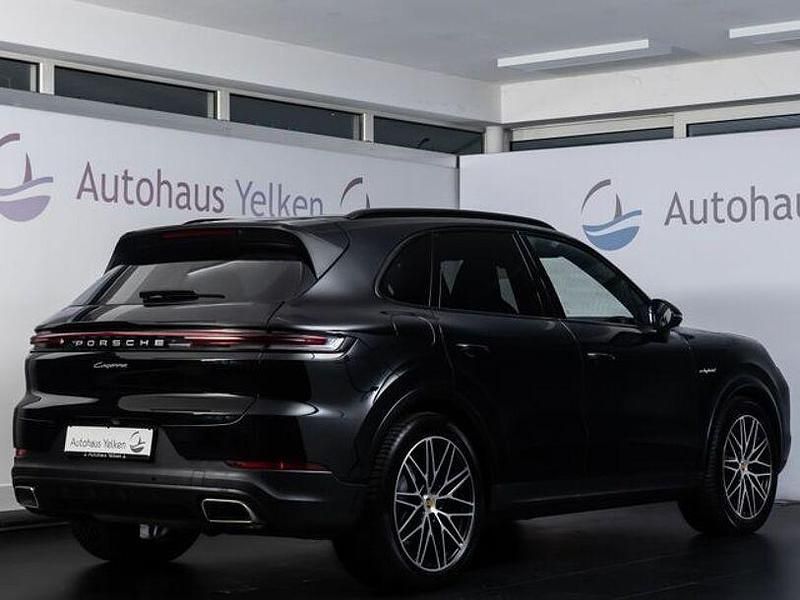 Gebraucht Porsche Cayenne 470 PS (345 kW) 2024 Schwarz SUV