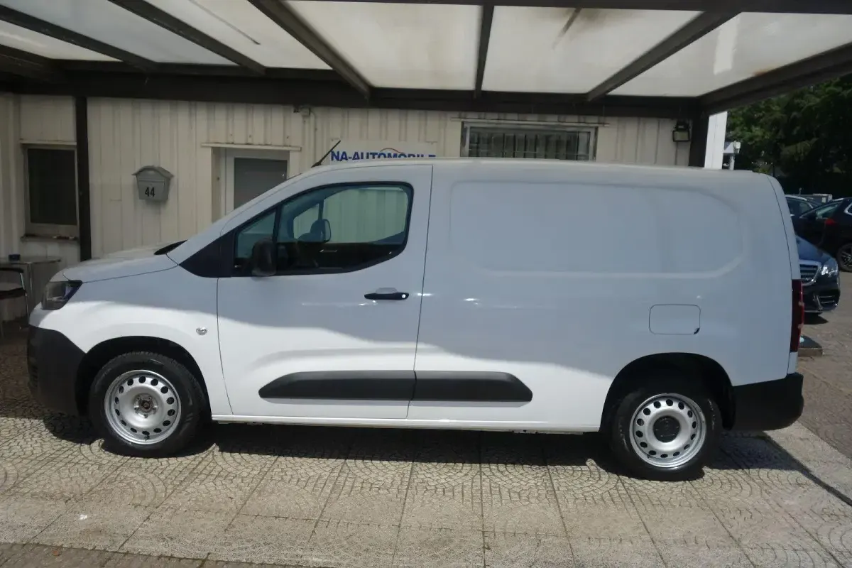 Gebraucht Citroën Berlingo 102 PS (75 kW) 2022 Weiß Van / Kleinbus
