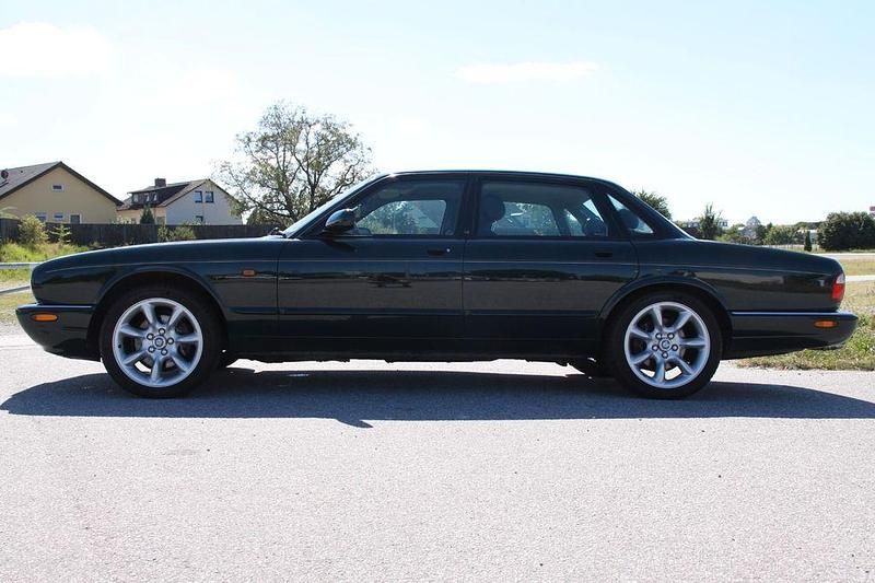 Używany Jaguar XJ Executive 237 KM (174 kW) 1999 Zielony Sedan/Limuzyna