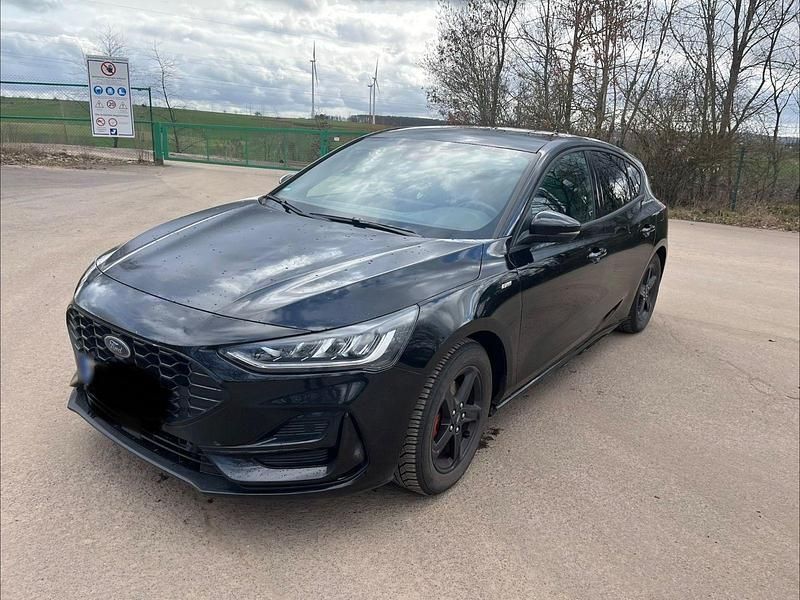 Gebraucht Ford Focus ST-Line 125 PS (91 kW) 2023 Schwarz Limousine