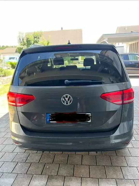 Gebraucht VW Touran Comfortline 116 PS (85 kW) 2017 Grau Van / Kleinbus