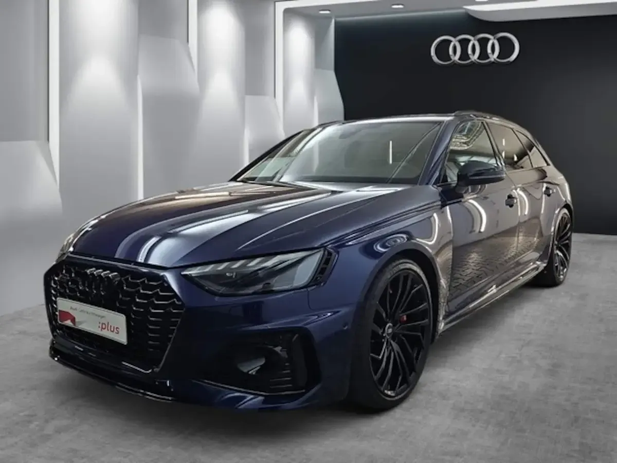 Gebraucht Audi RS4 Ambiente 450 PS (330 kW) 2024 Navarrablau metallic Kombi